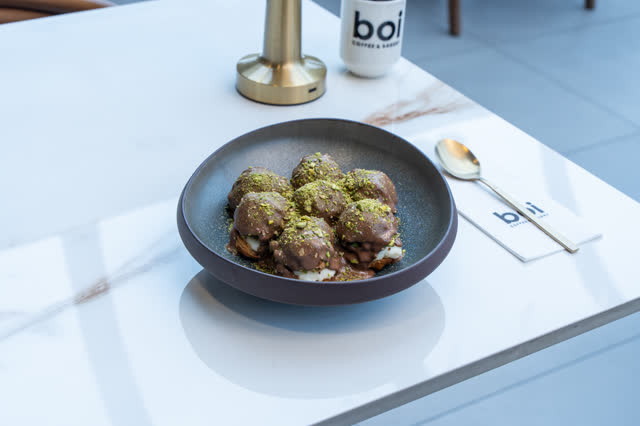 Boi Coffee & Bakery — Fıstıklı tatlı